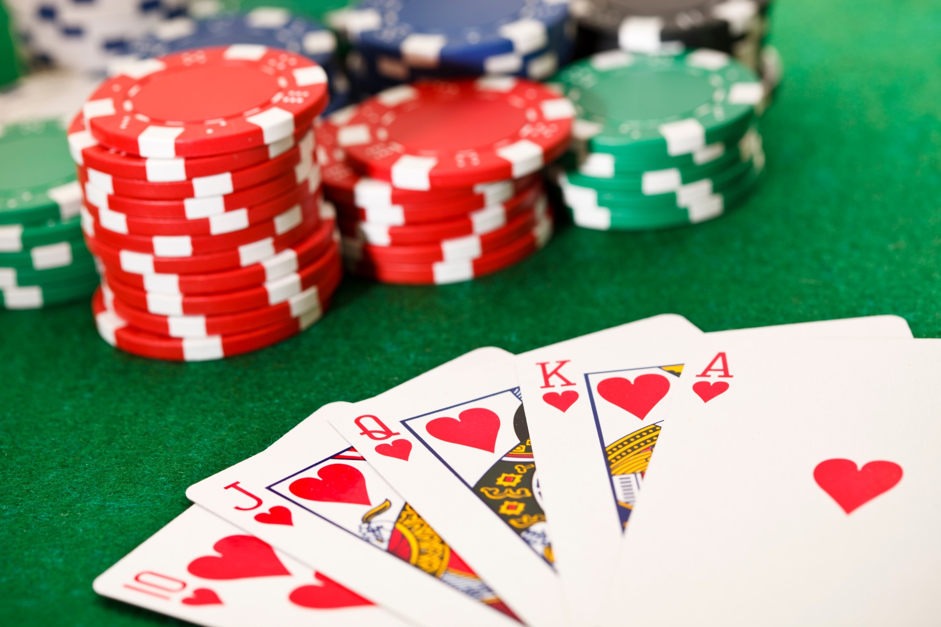 Optimiser les gains au poker grâce à une gestion intelligente des incitations