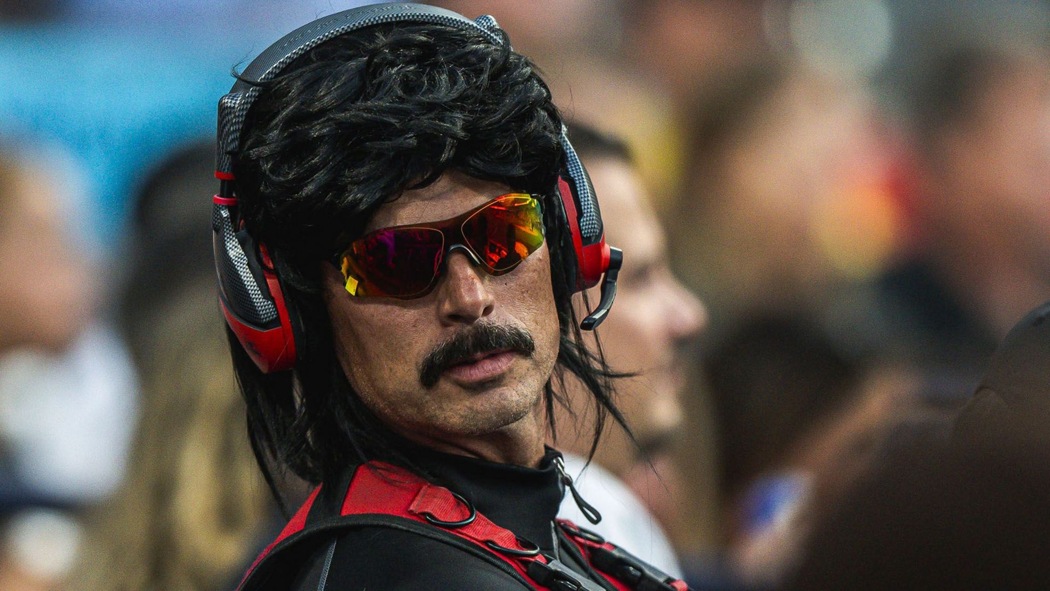 Le Dr Disrespect perd des dizaines de milliers d’abonnés alors qu’Internet lui fait honte