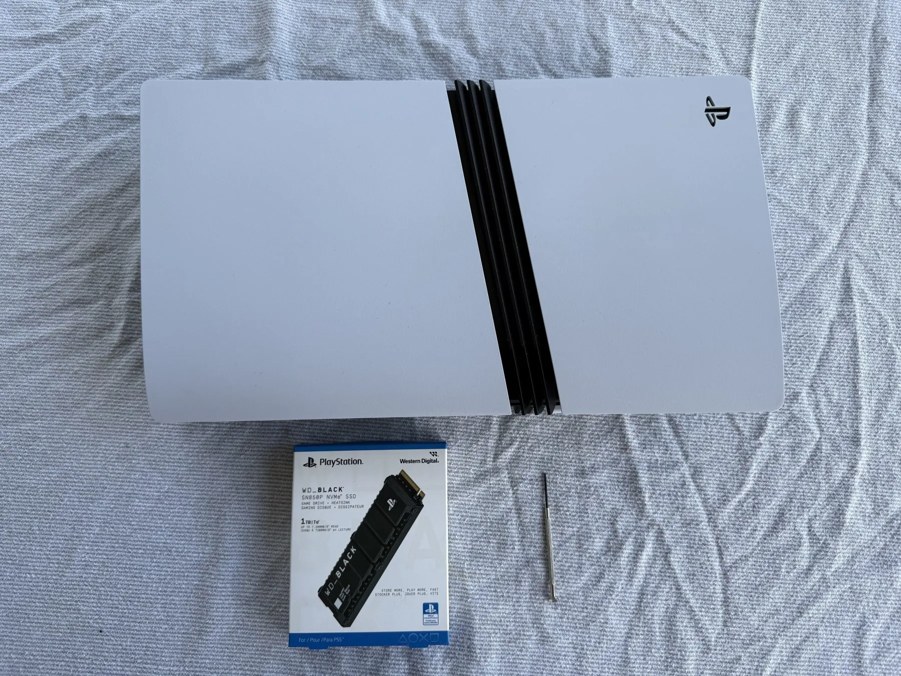 Comment installer un SSD dans votre PS5 Pro : un guide illustré