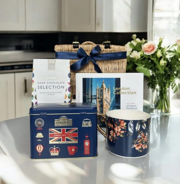 Choose from the Widest Selection of Luxurious Gifts and Personalise Your Present with Top Hampers