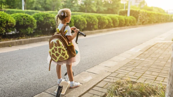 Is Your Child’s Schoolbag Too Heavy? Why Parents Shouldn’t Ignore the Warning Signs